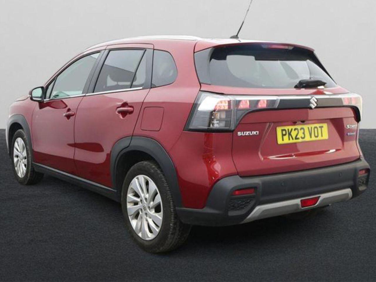 Suzuki S-Cross view 3