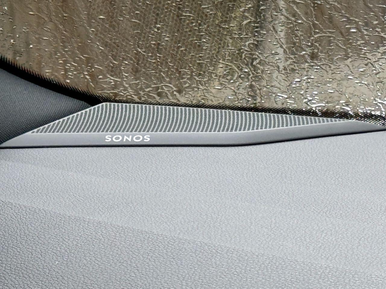 Audi Q3 view 23