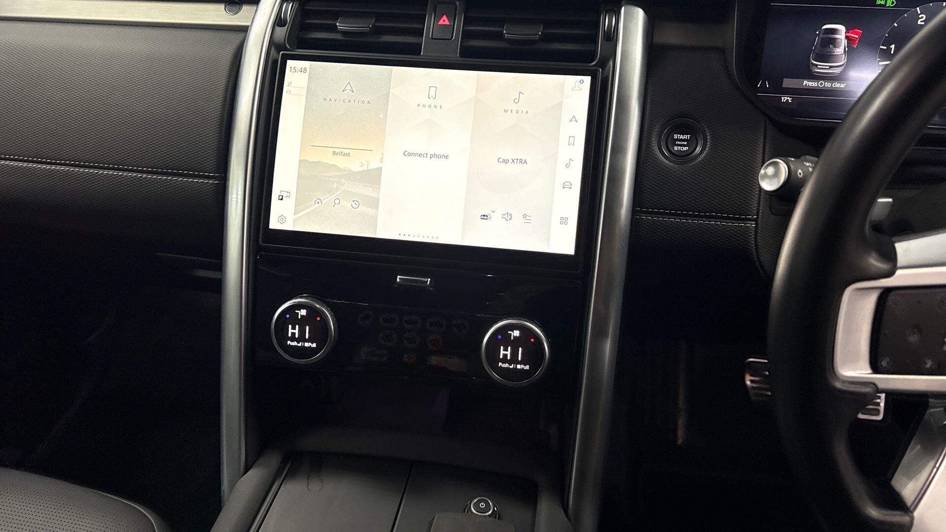 Land Rover Discovery view 12