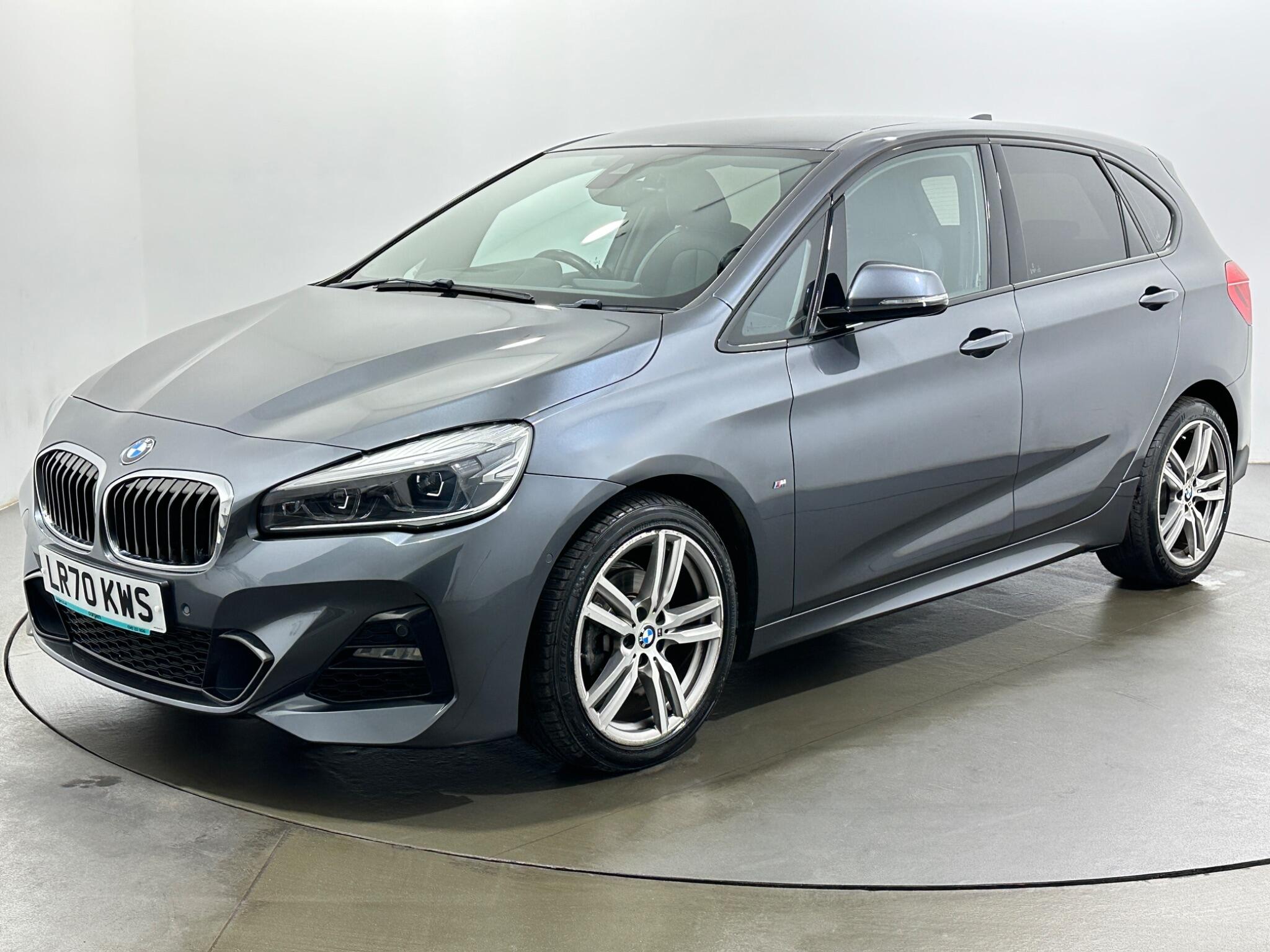 BMW 2 Series view 4