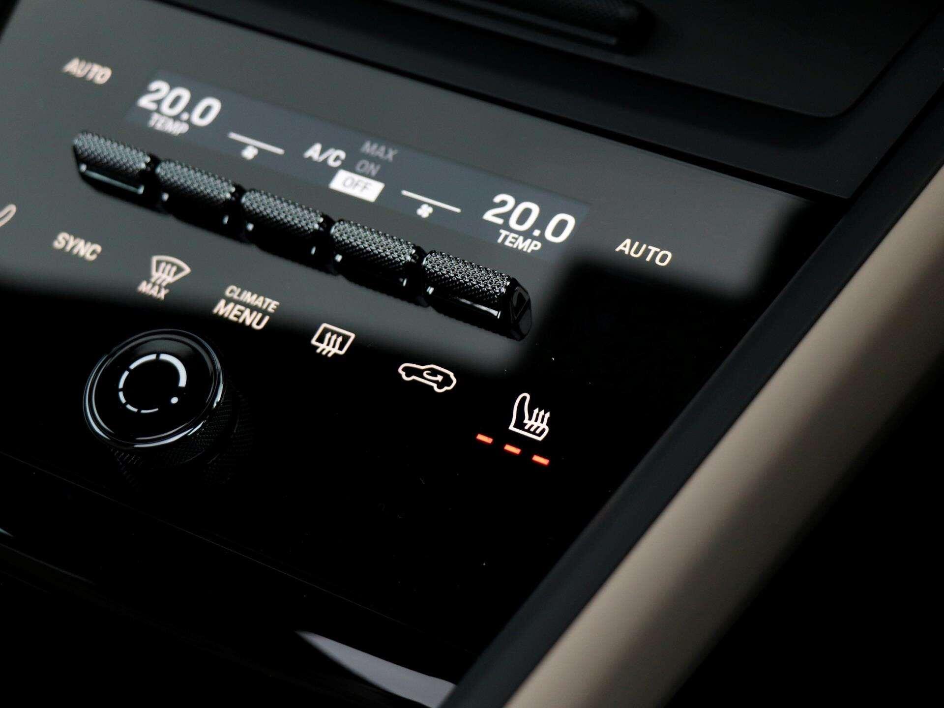 Porsche Macan view 18