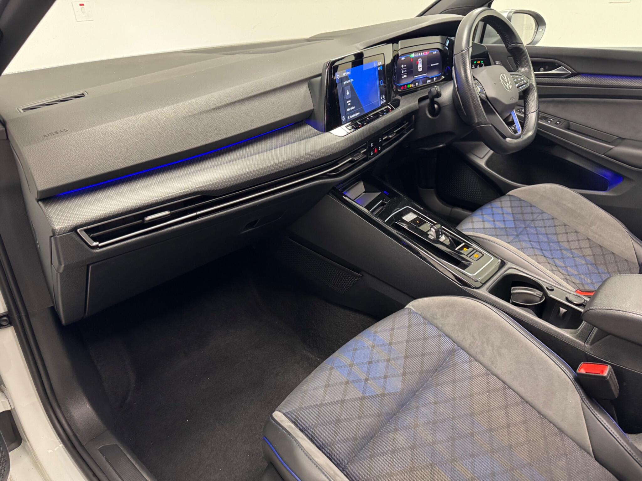 Volkswagen Golf view 34