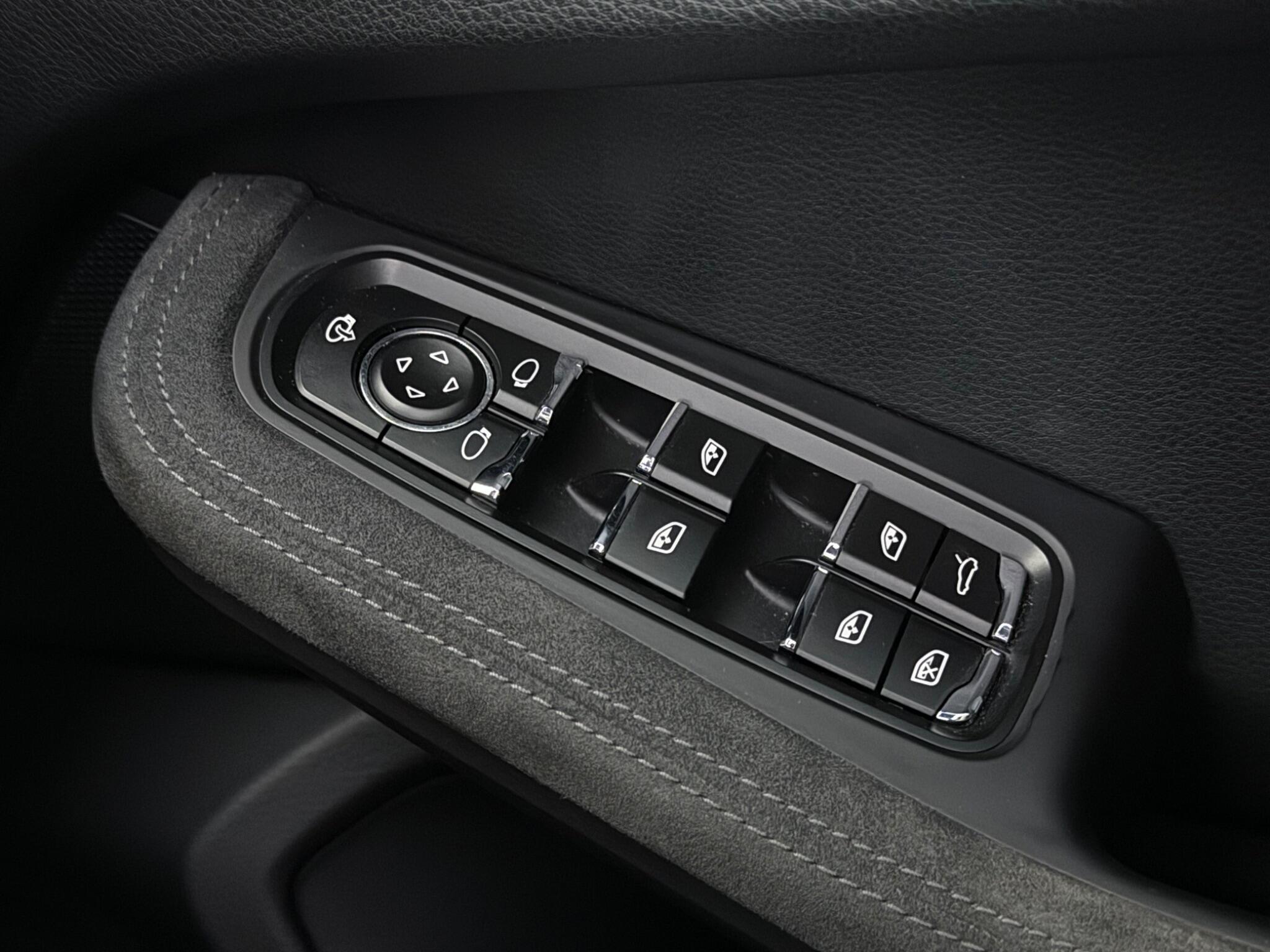 Porsche Macan view 29