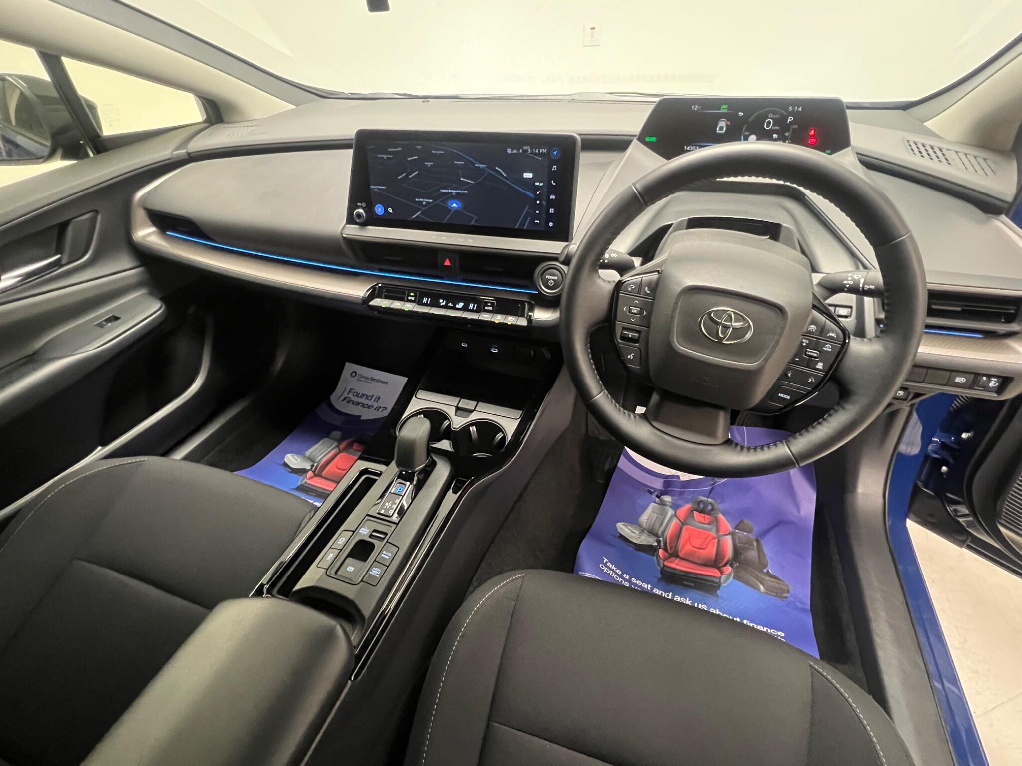Toyota Prius view 9