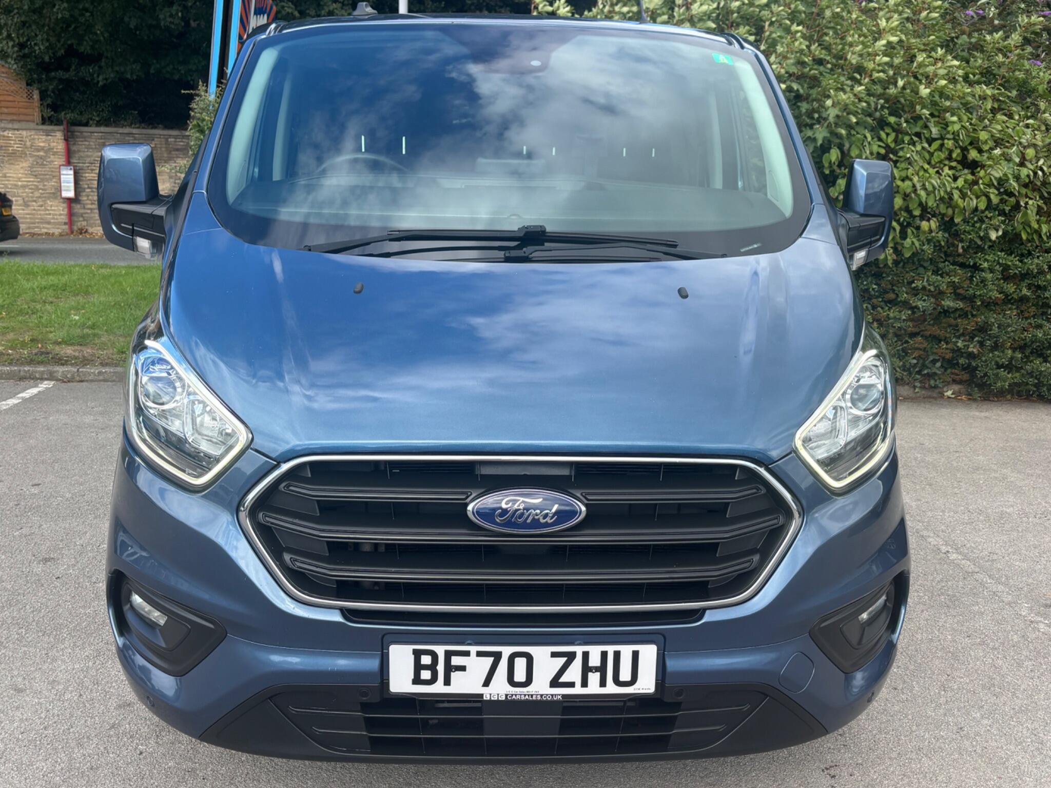 Ford Transit Custom view 2