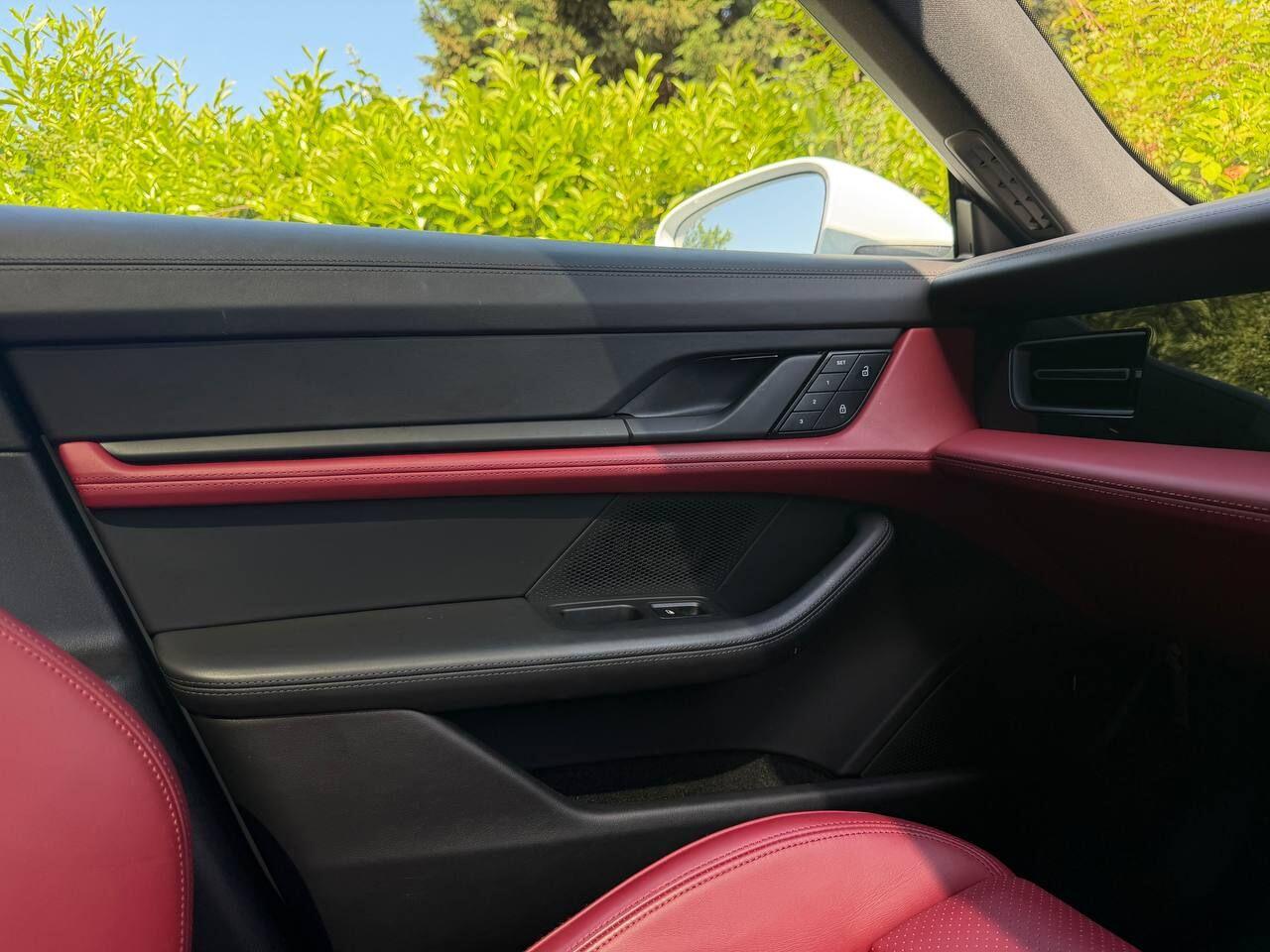 Porsche Taycan view 50