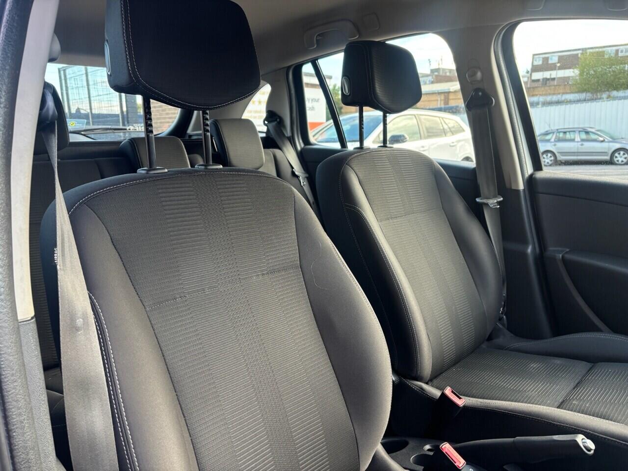 Renault Clio view 11