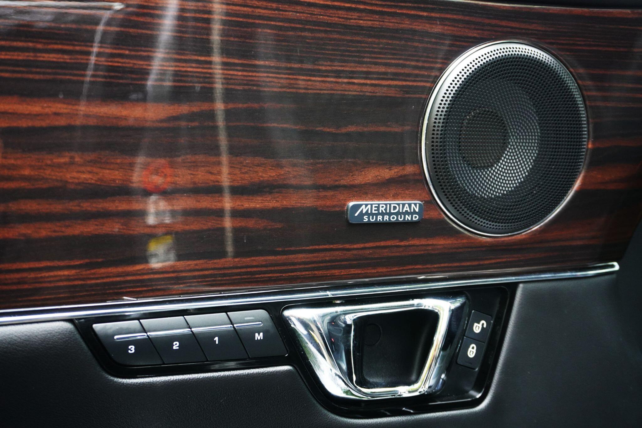 Jaguar XJ view 53