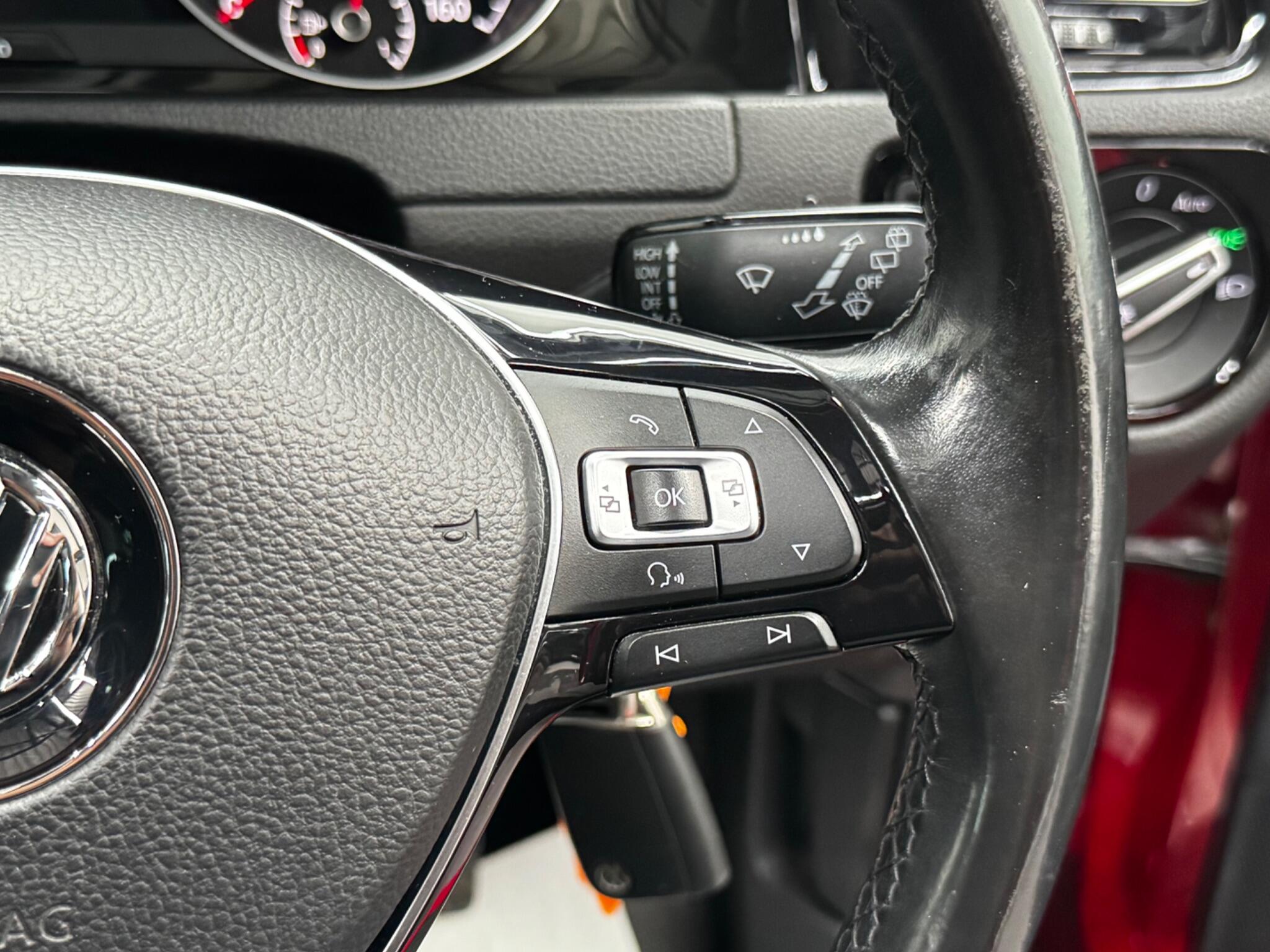 Volkswagen Golf view 38