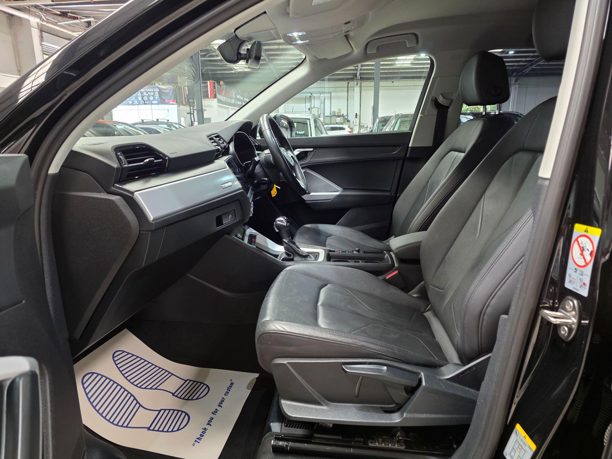 Audi Q3 view 28