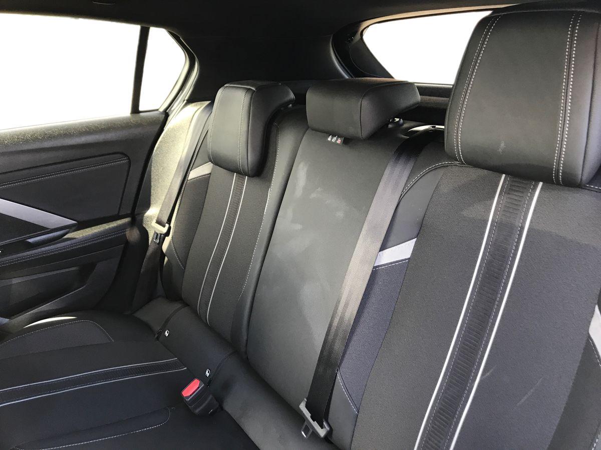Vauxhall Astra view 7