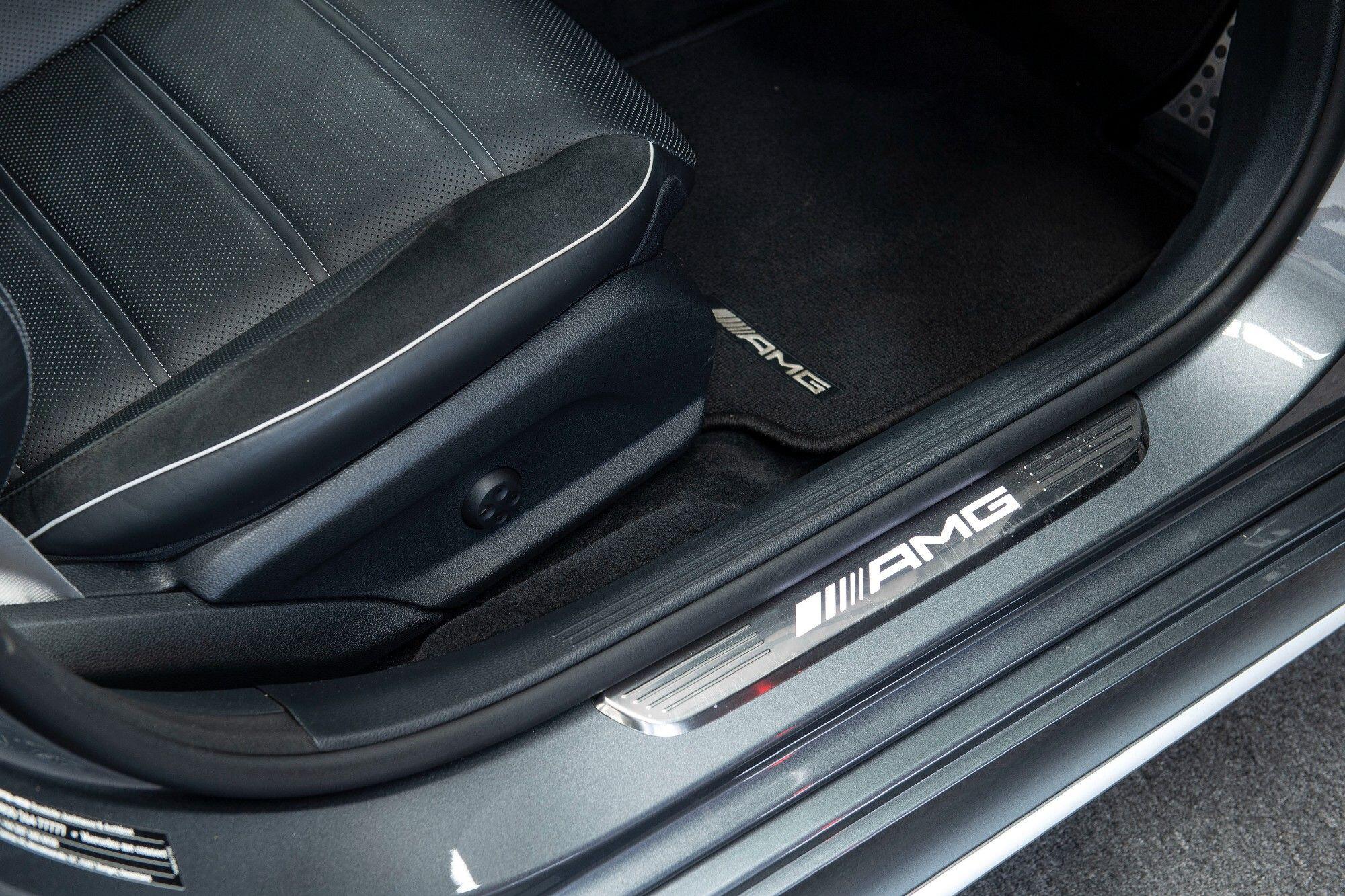 Mercedes-Benz E Class view 12