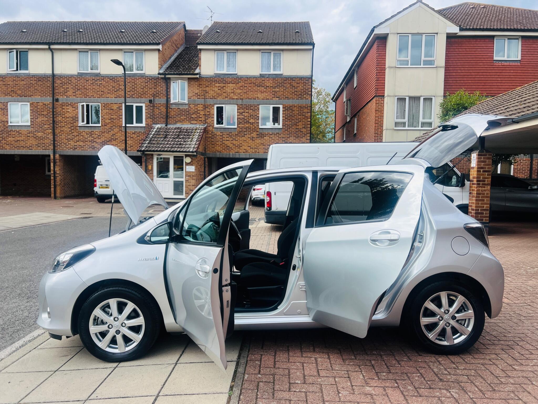 Toyota Yaris view 22