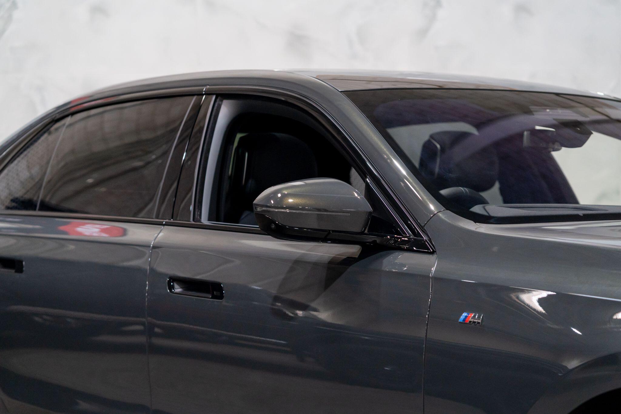 BMW 7 Series view 44