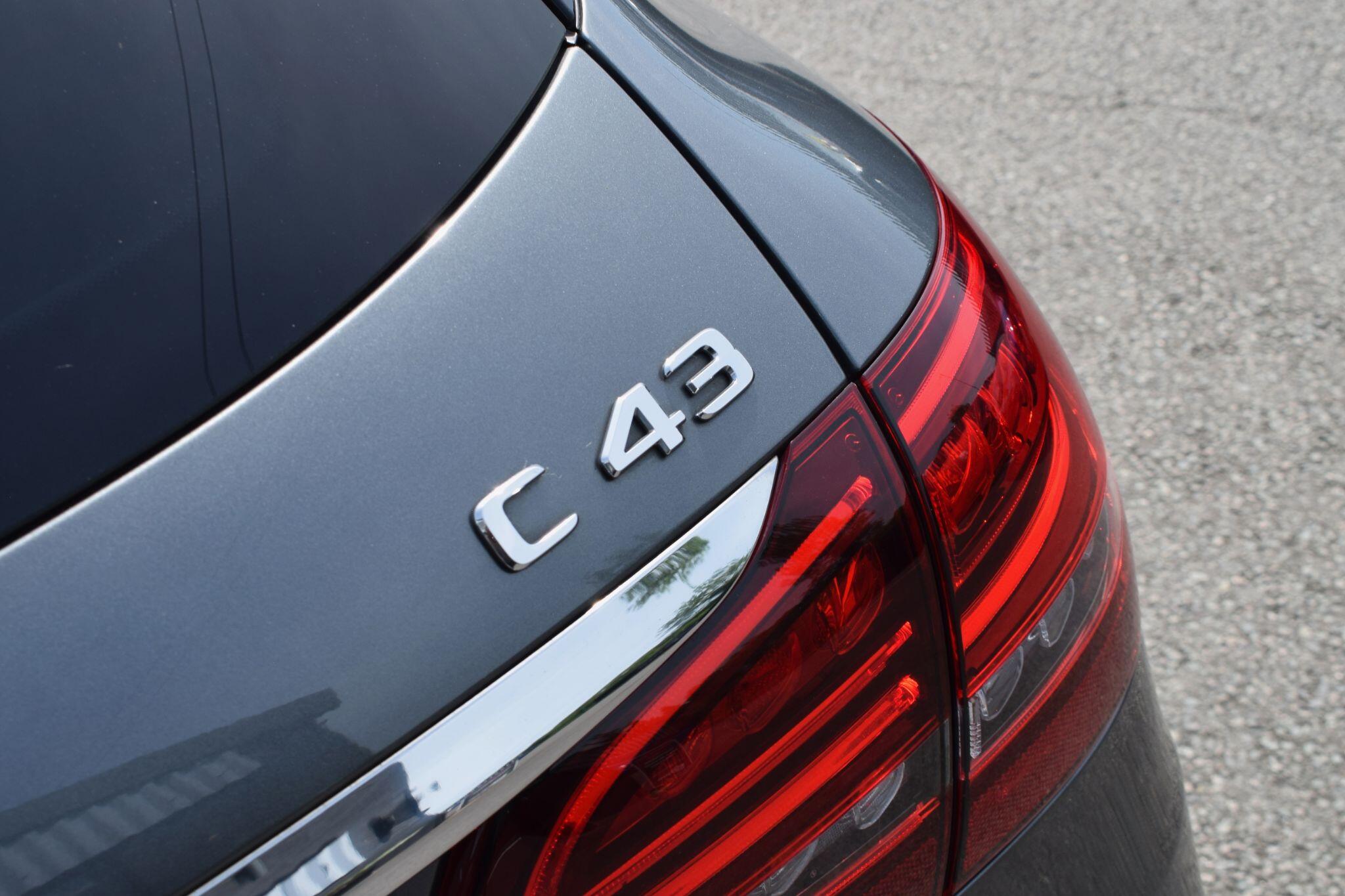 Mercedes-Benz C-Class view 44