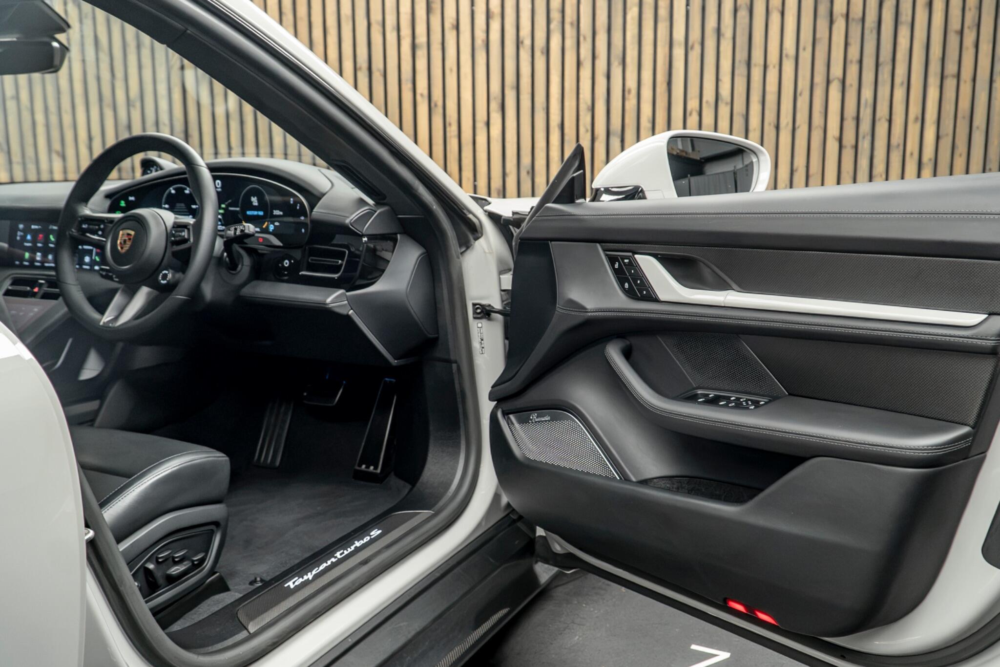 Porsche Taycan view 31