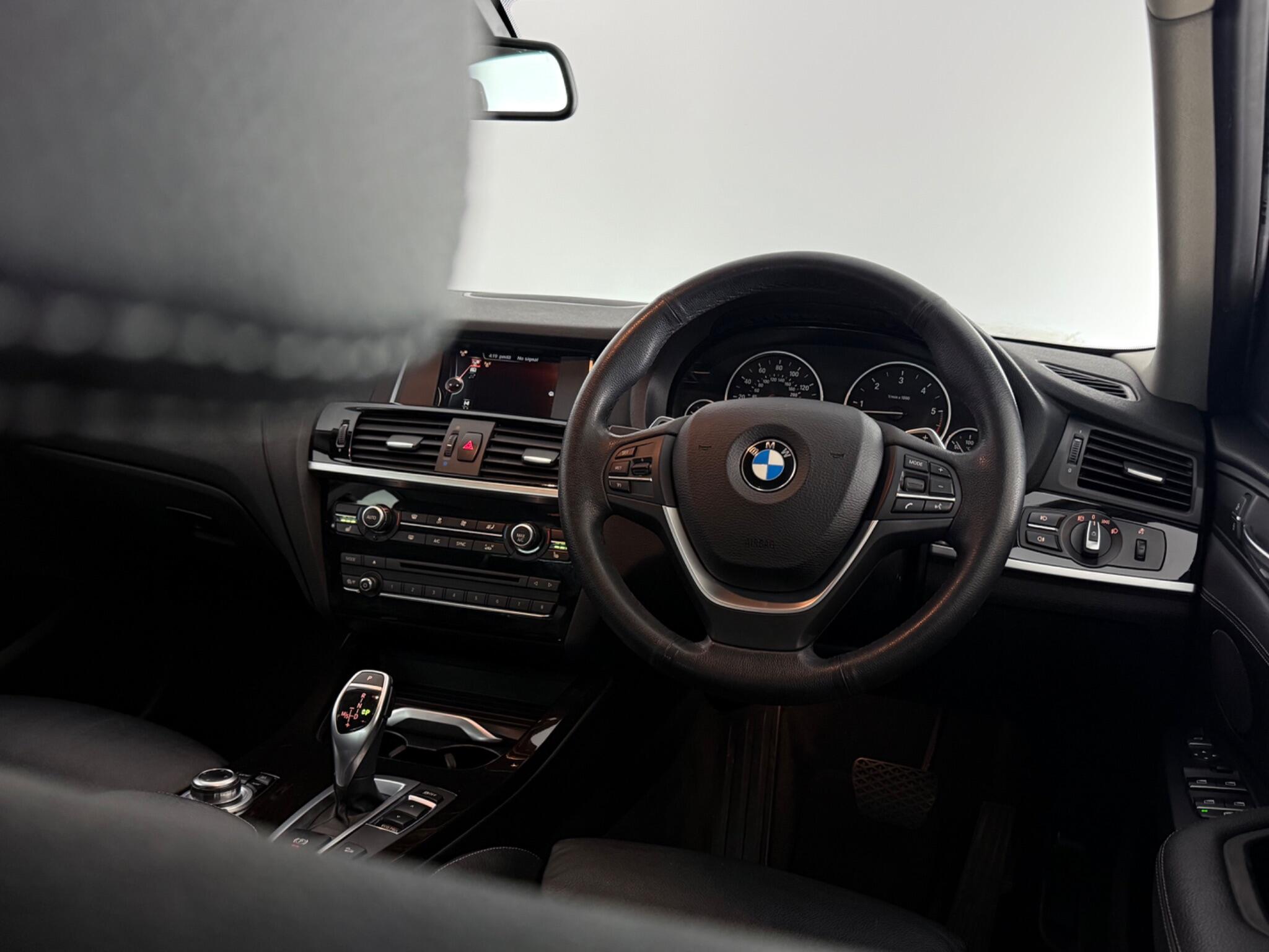 BMW X4 view 13