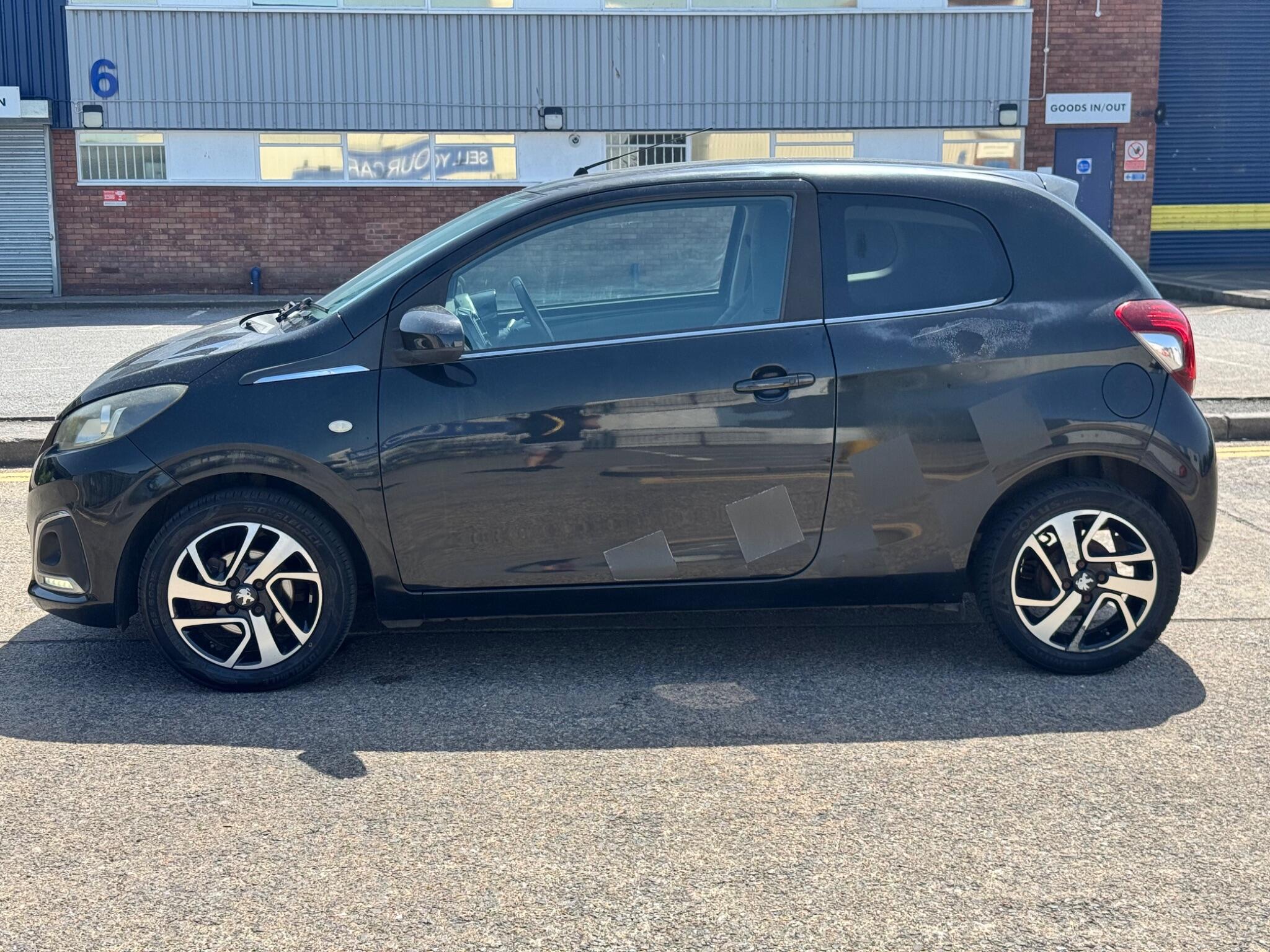 Peugeot 108 view 11