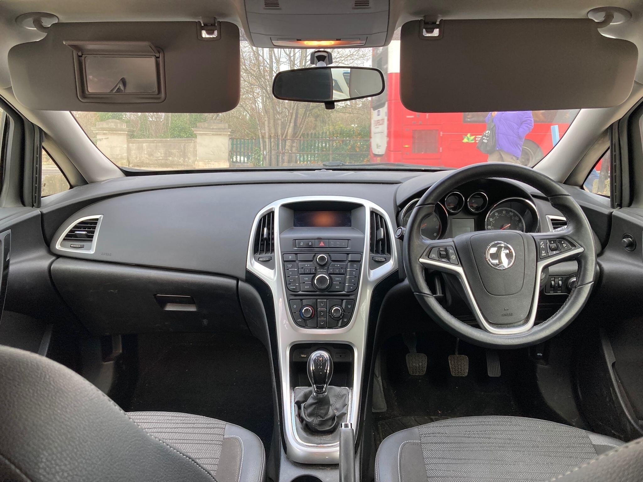 Vauxhall Astra view 3
