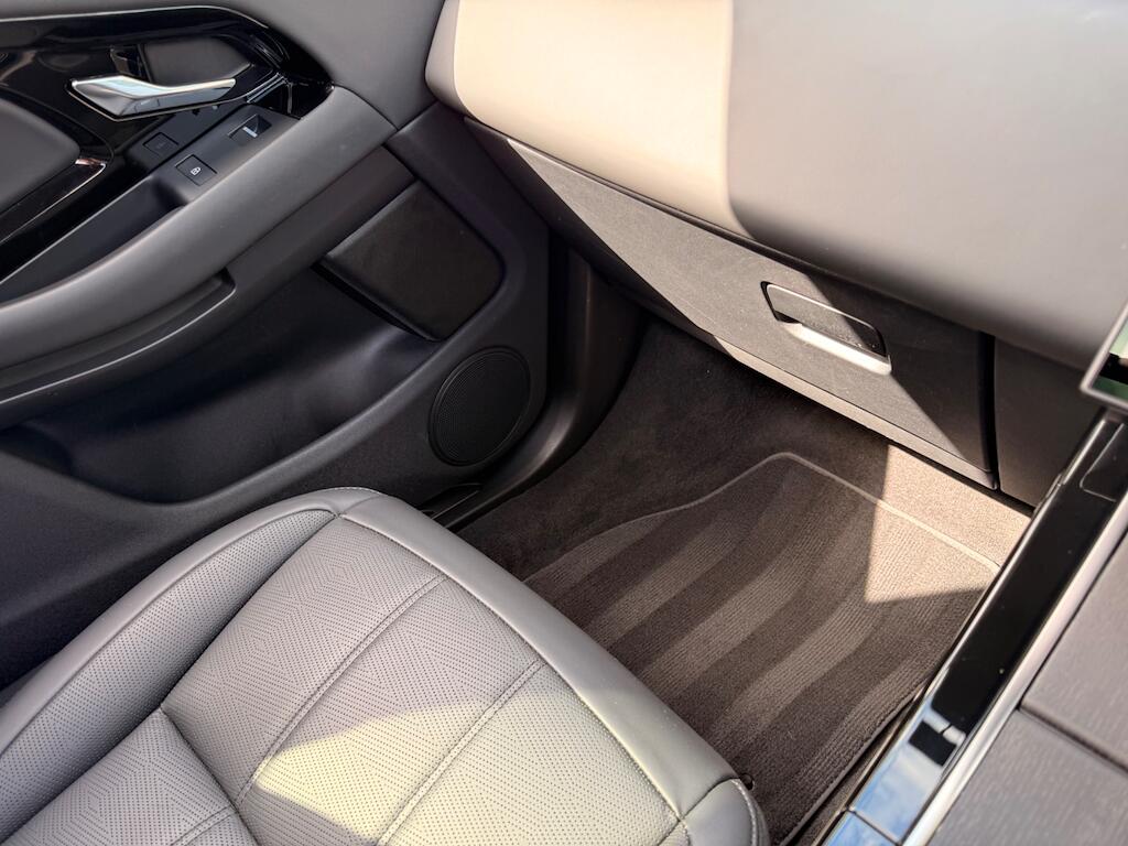 Land Rover Range Rover Evoque view 56