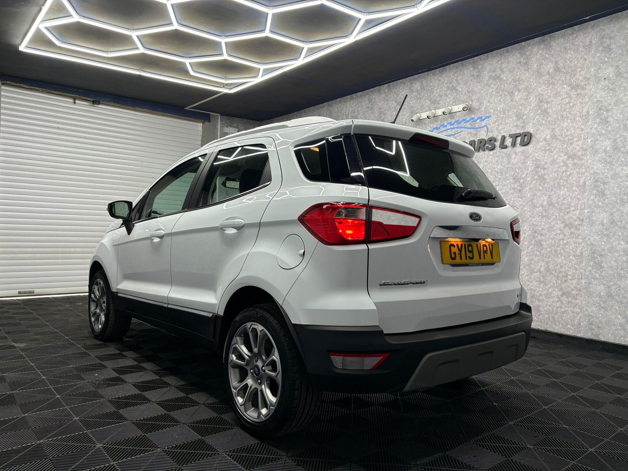 Ford Ecosport main image
