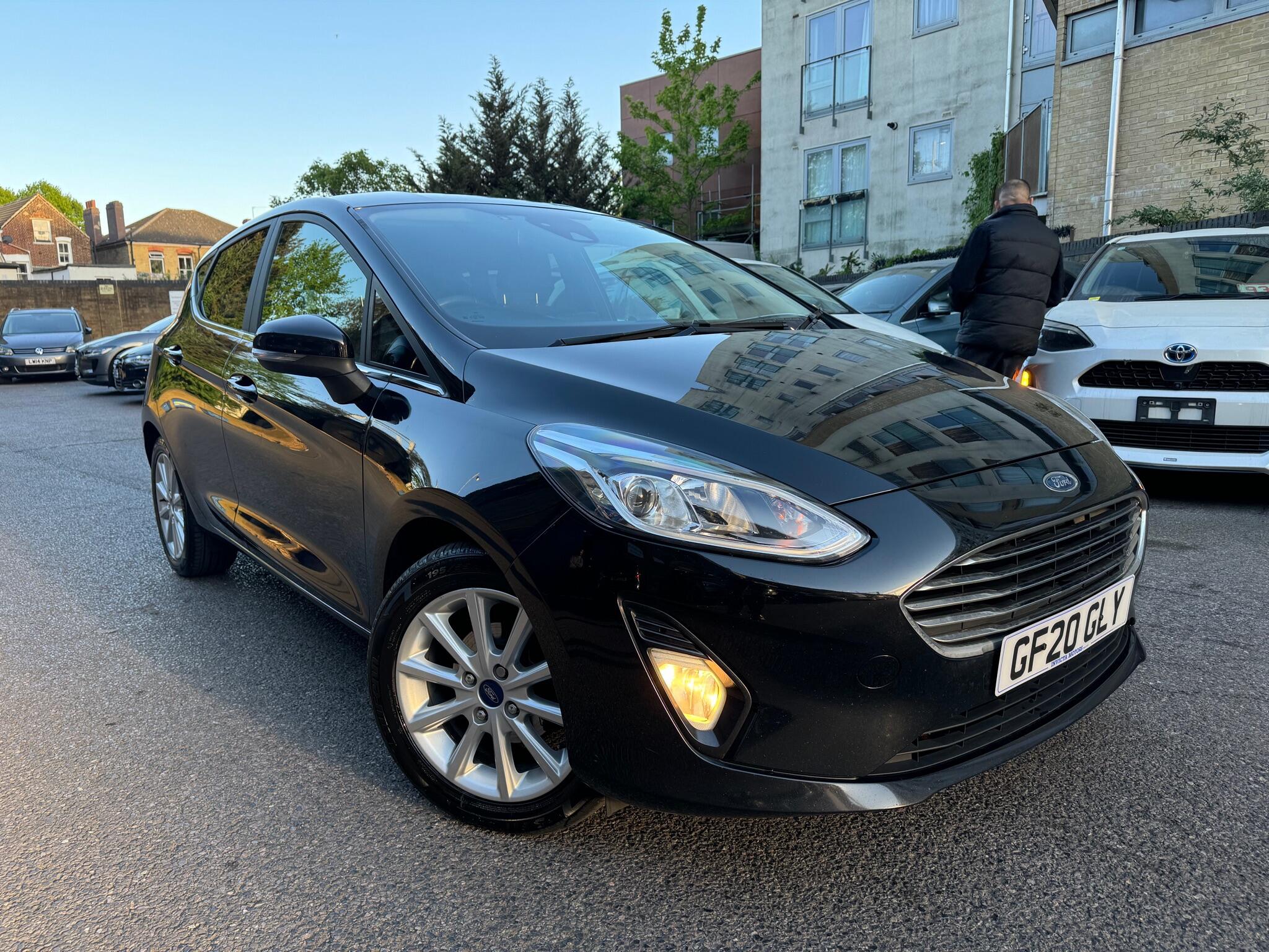 Ford Fiesta view 5