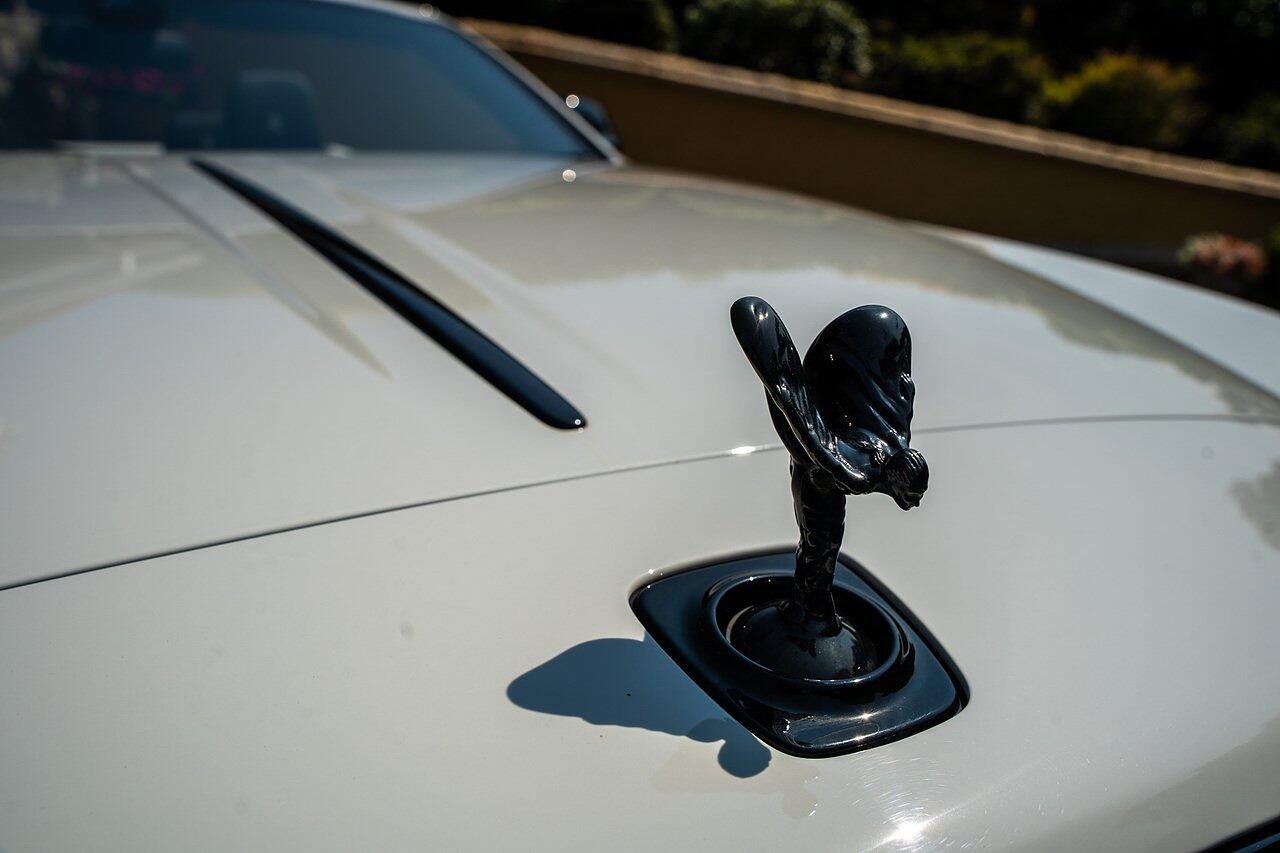 Rolls-Royce Dawn view 35