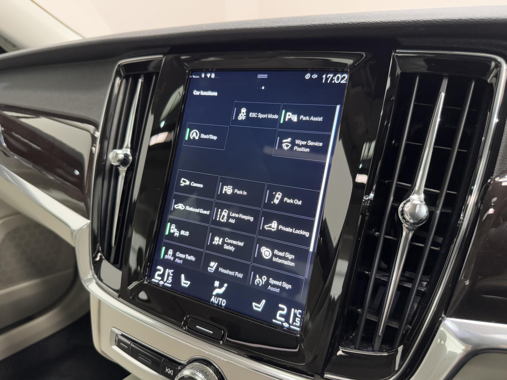 Volvo S90 view 29