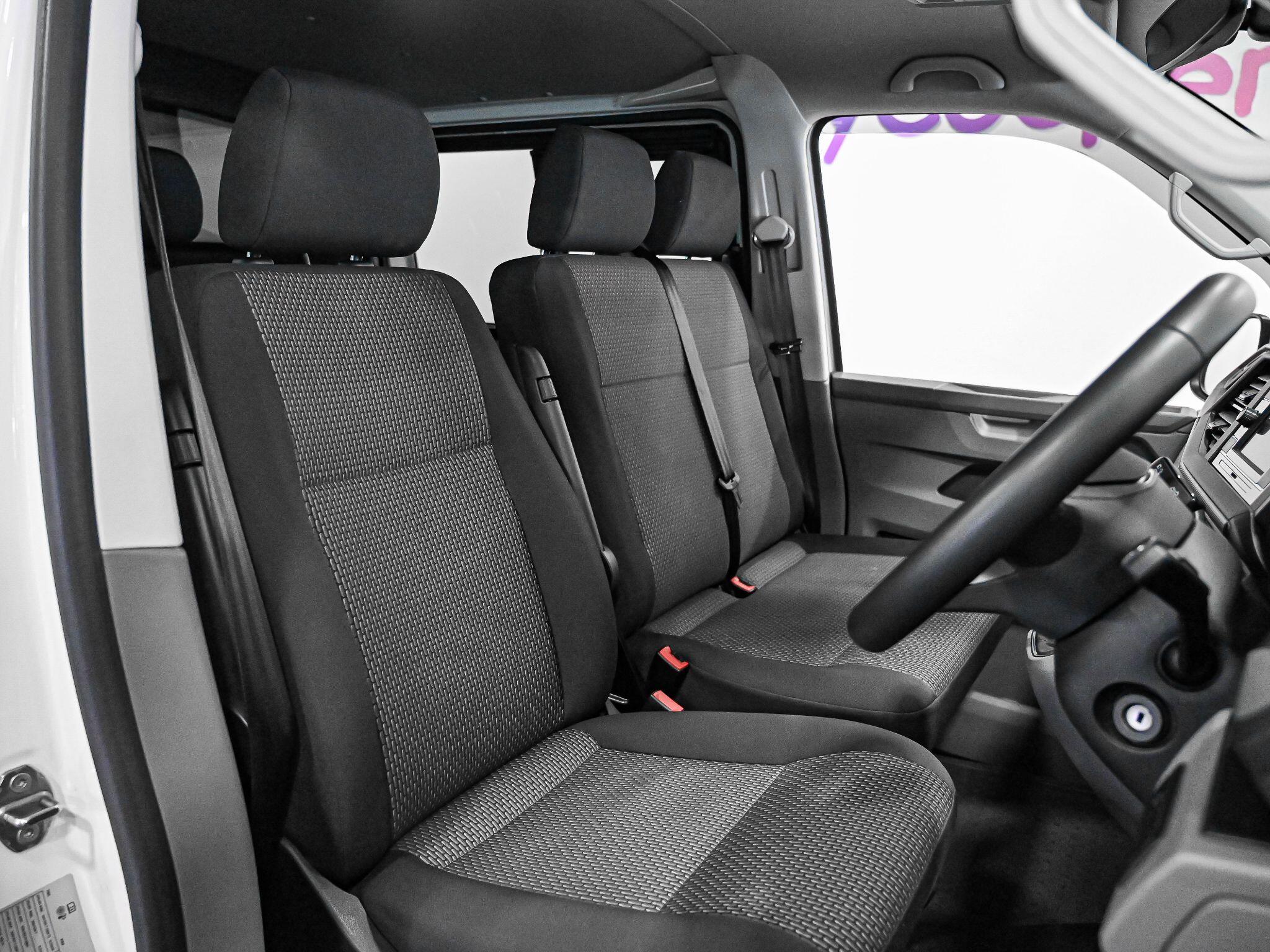Volkswagen Transporter view 13