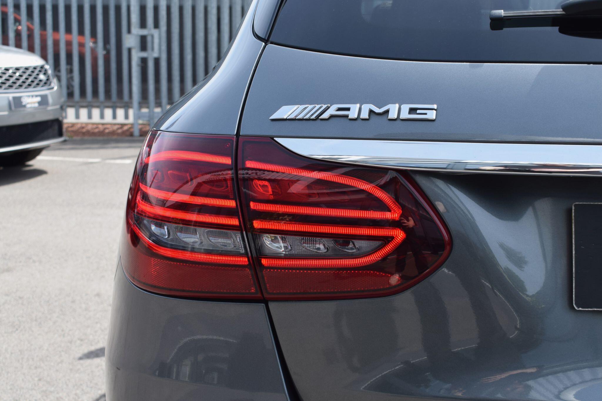 Mercedes-Benz C-Class view 40