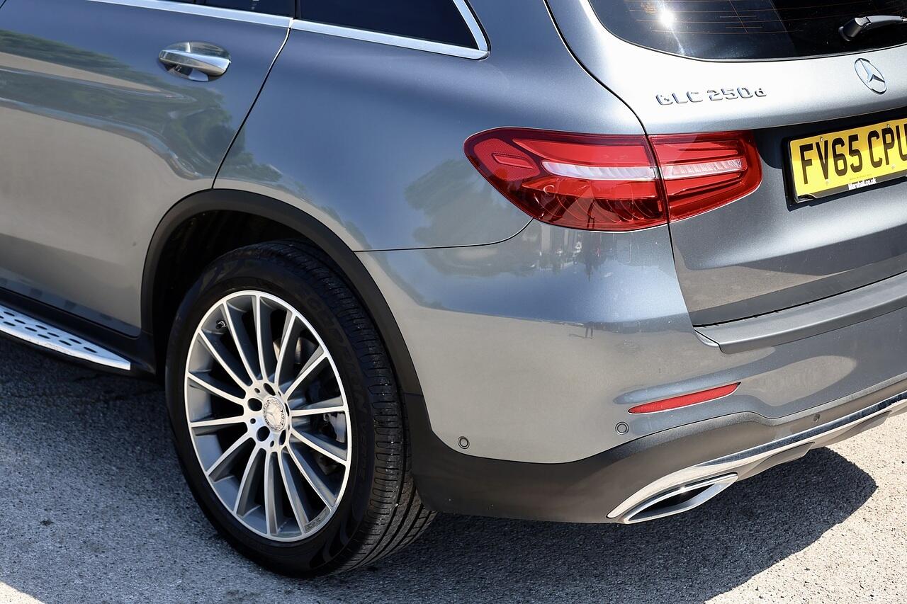 Mercedes-Benz GLC view 34