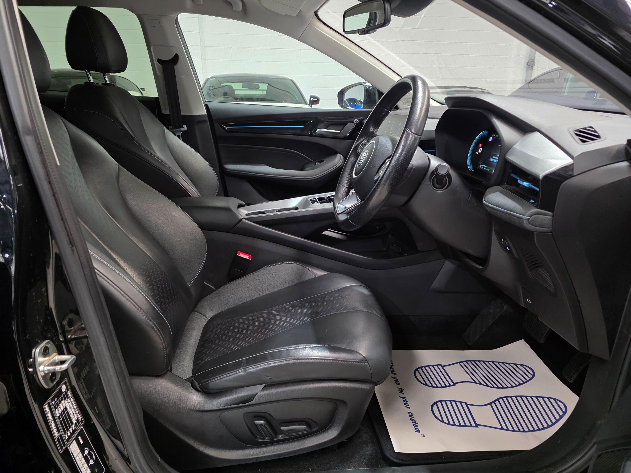 MG MG5 view 6