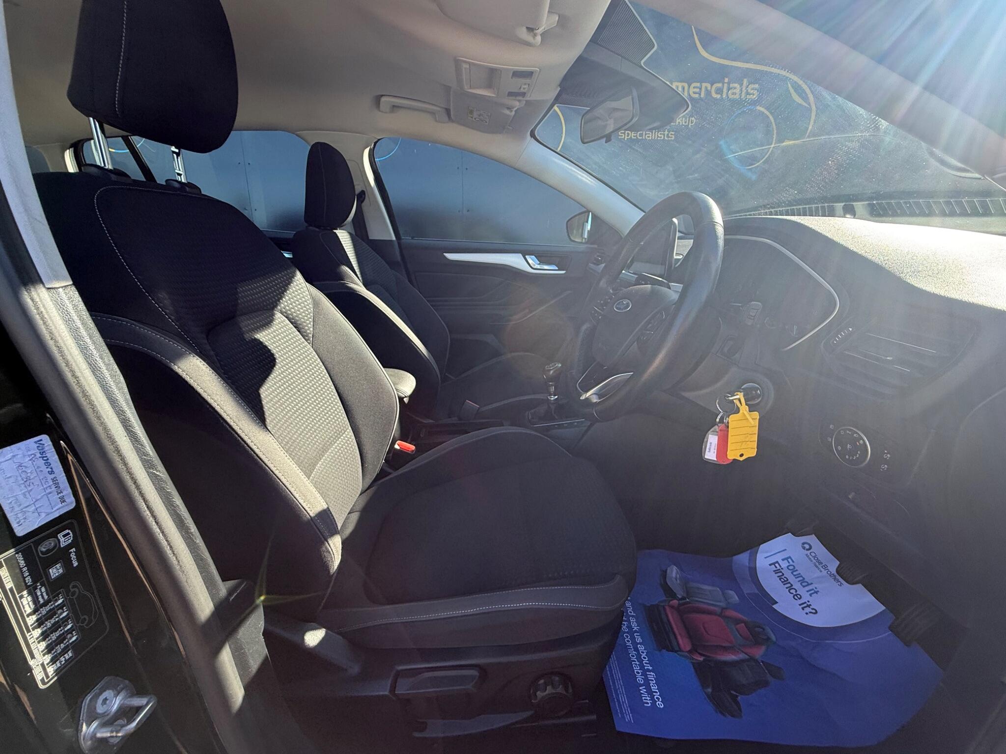 Ford Focus view 13
