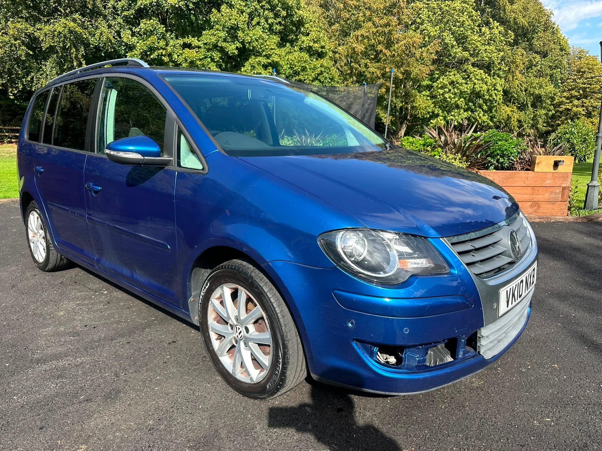 Volkswagen Touran view 5
