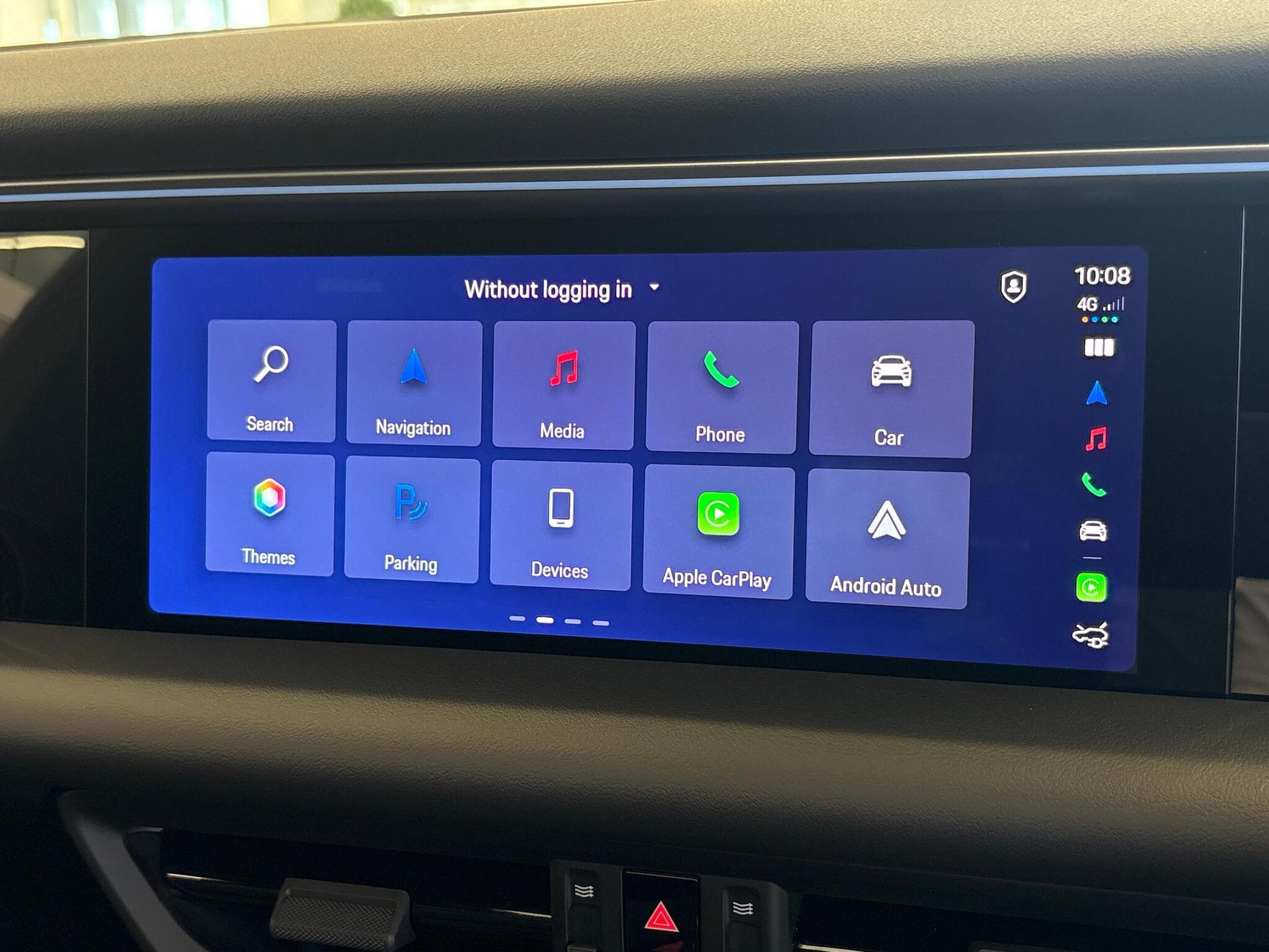 Porsche Macan view 31