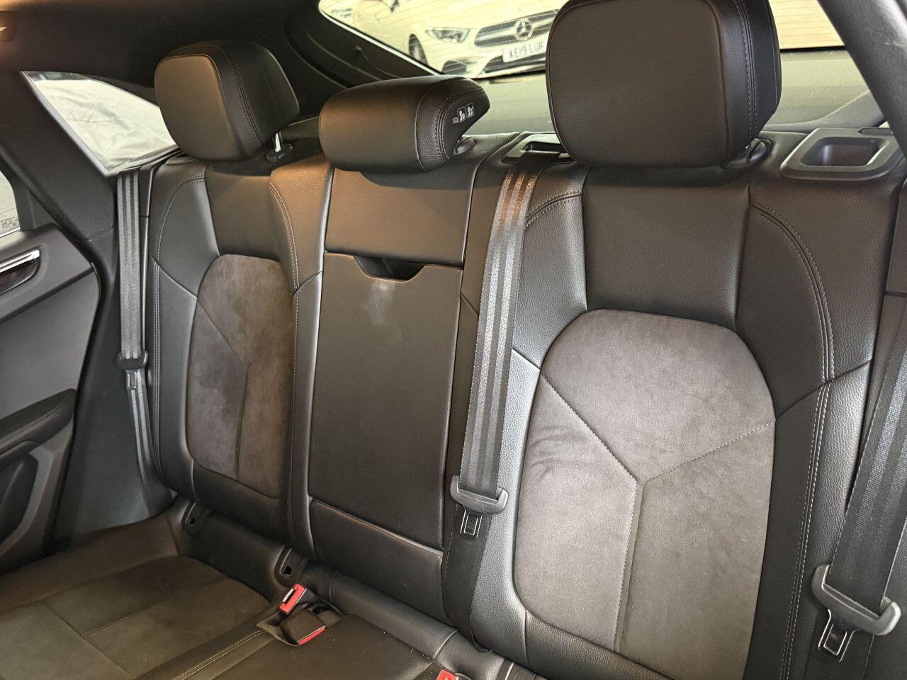 Porsche Macan view 59