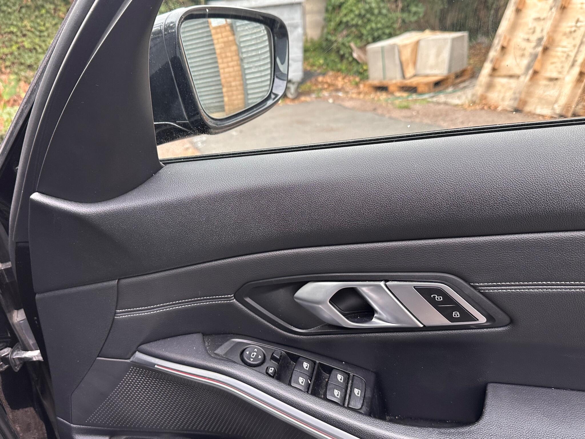 BMW 3 Series view 20