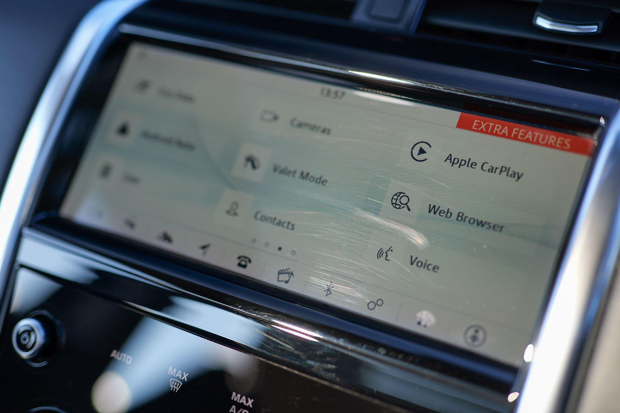 Land Rover Discovery Sport view 20