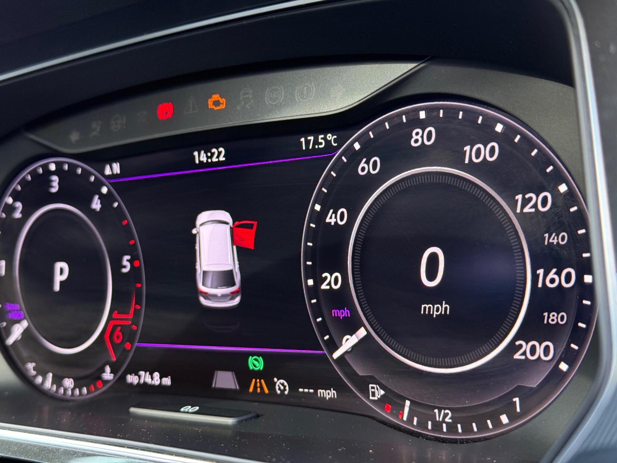 Volkswagen Tiguan view 28