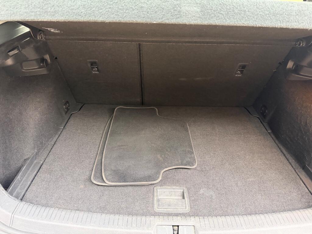 Volkswagen Golf view 25