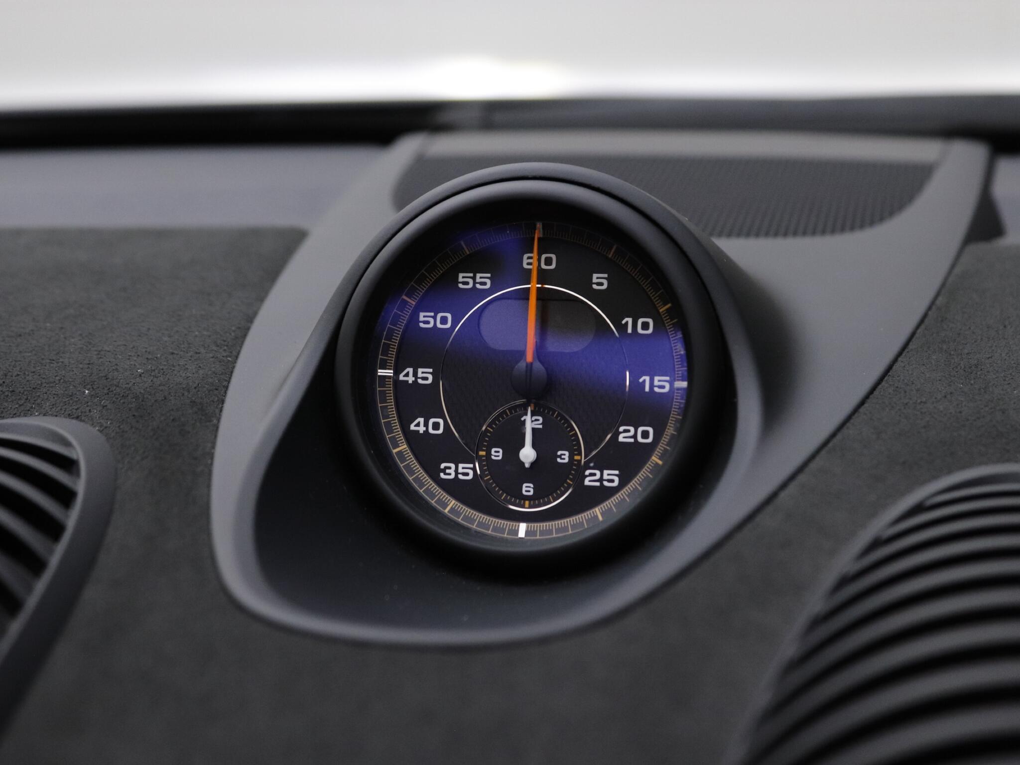 Porsche 718 Spyder view 17
