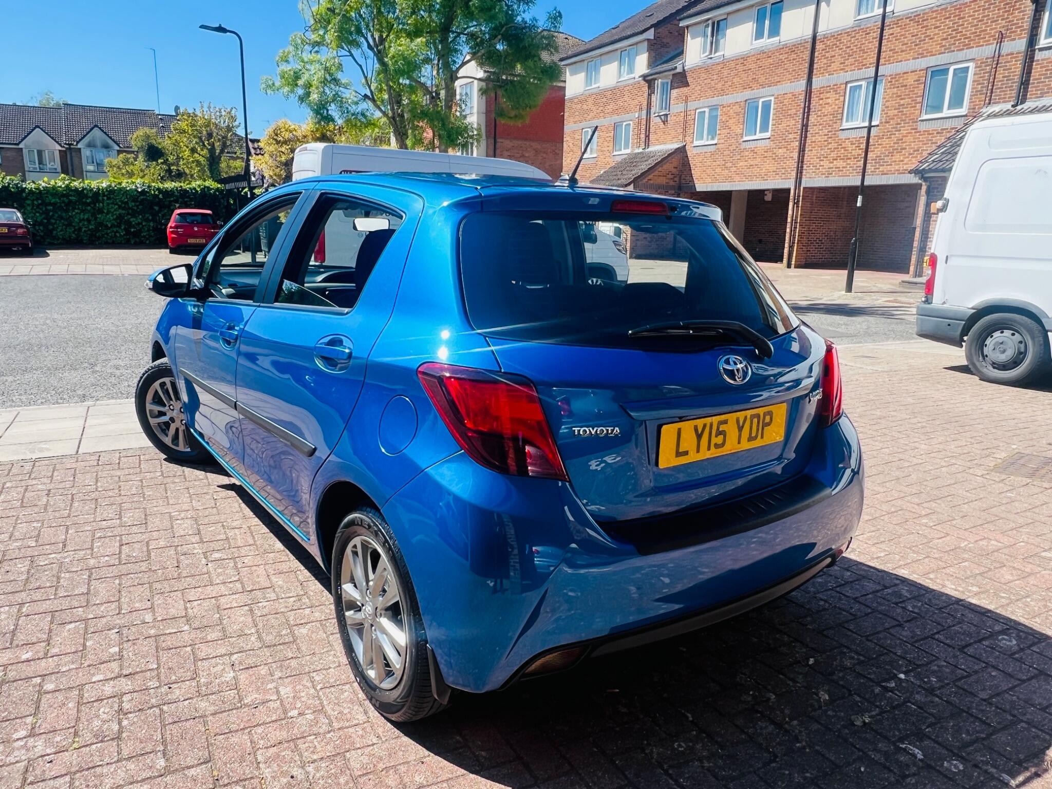 Toyota Yaris view 4