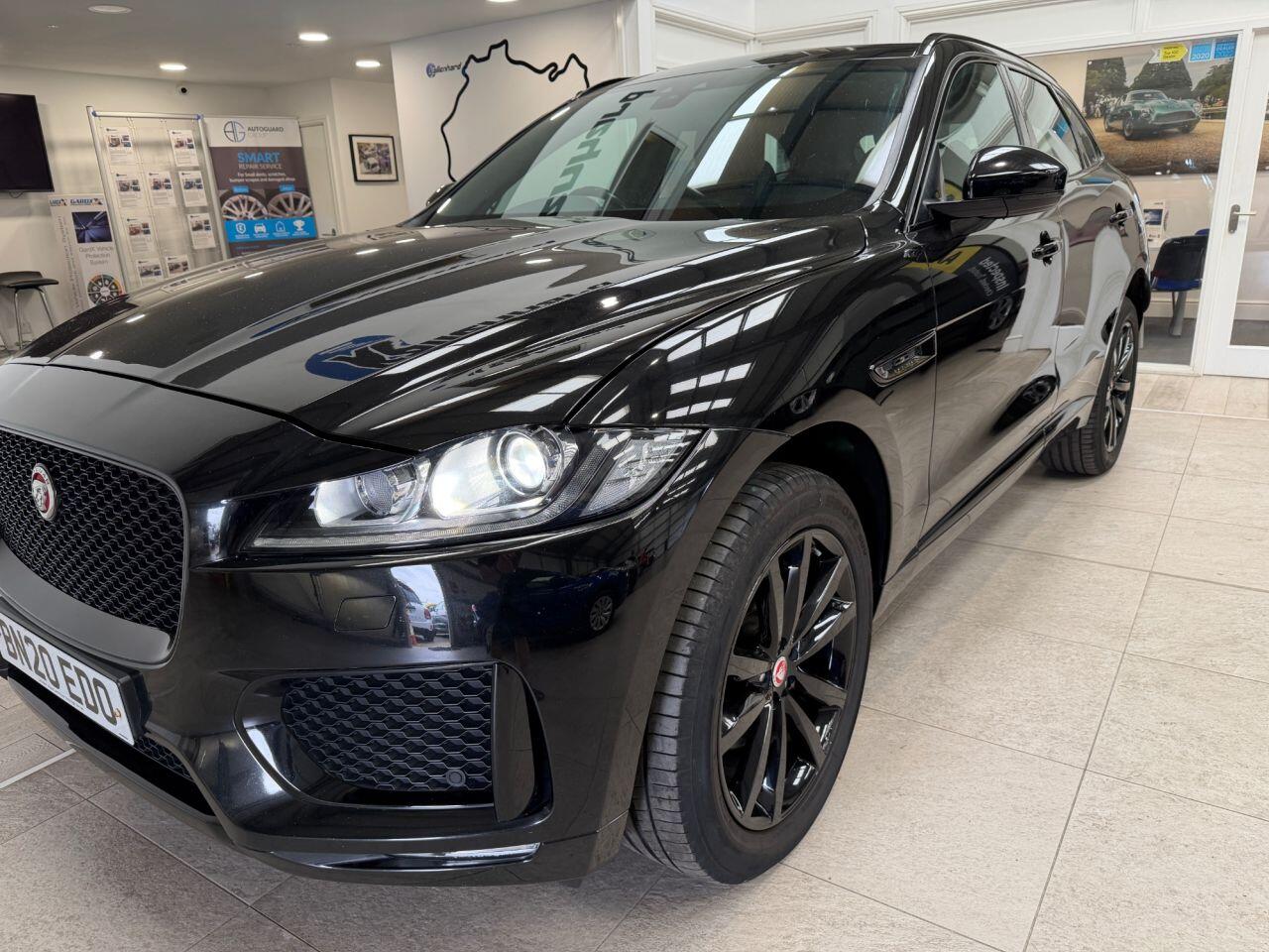 Jaguar F-Pace view 12