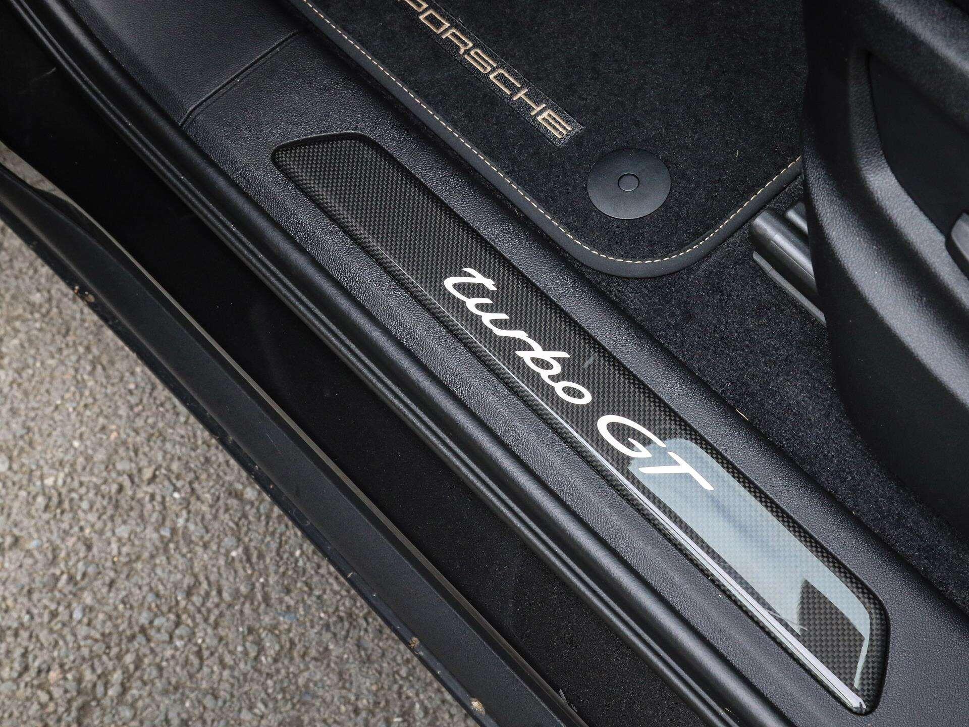 Porsche Cayenne view 23