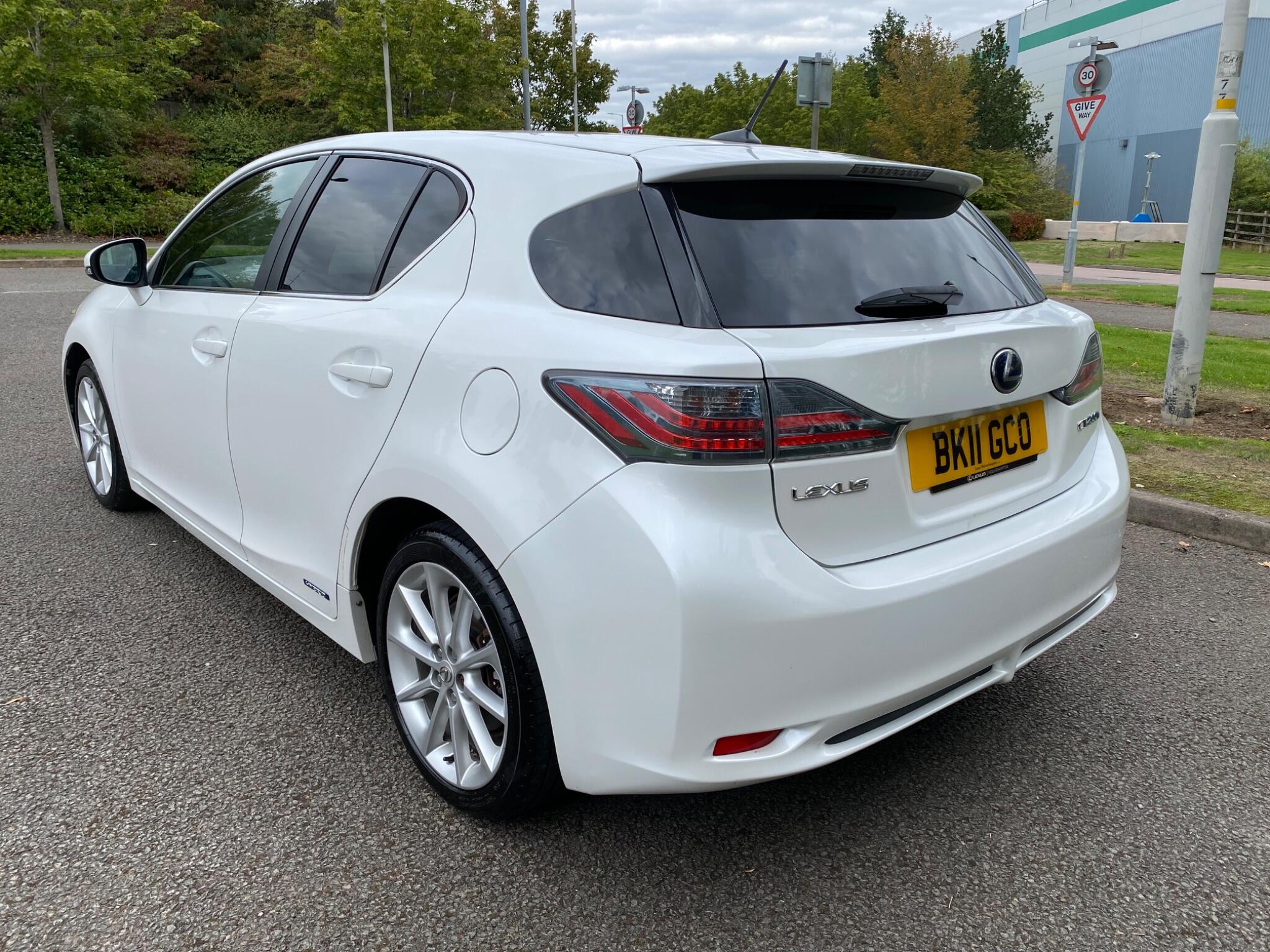 Lexus CT view 4
