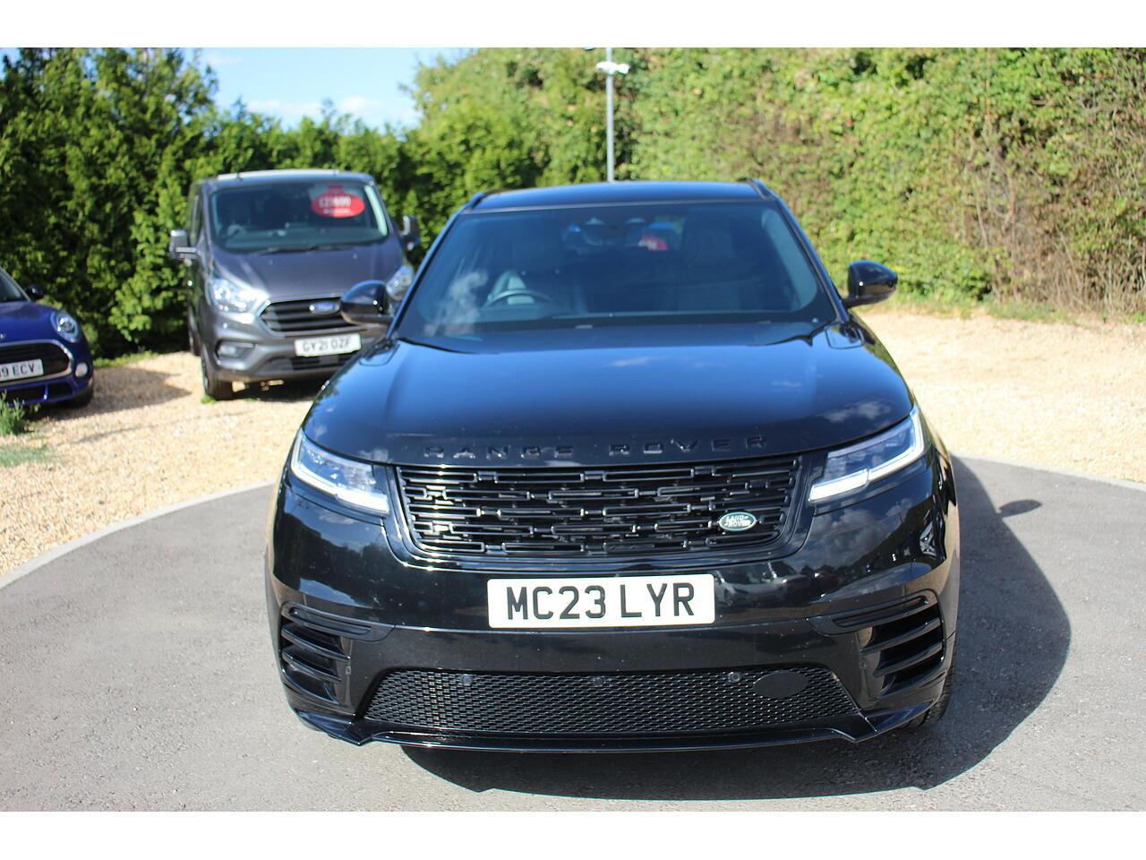 Land Rover Range Rover Velar view 3