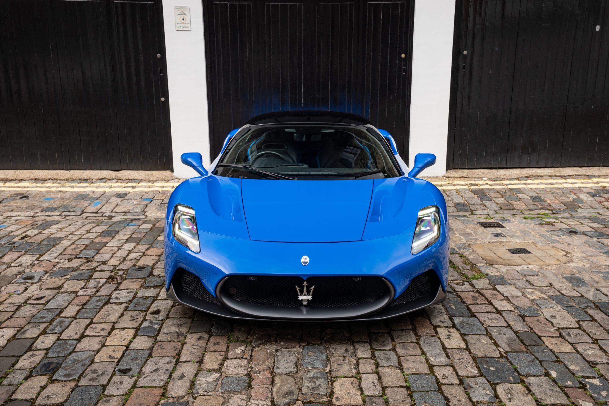 Maserati MC20 view 4