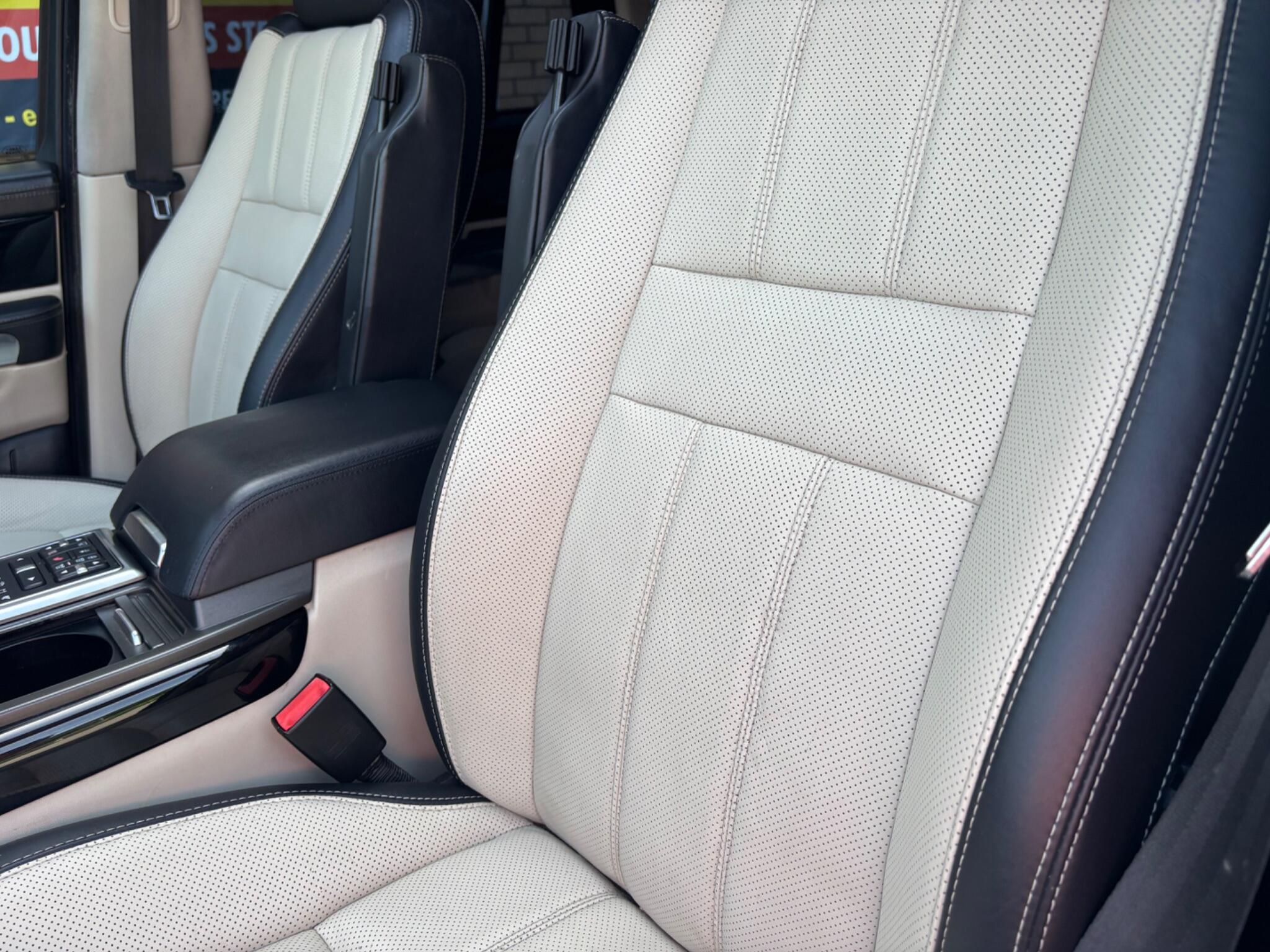 Land Rover Range Rover Sport view 13