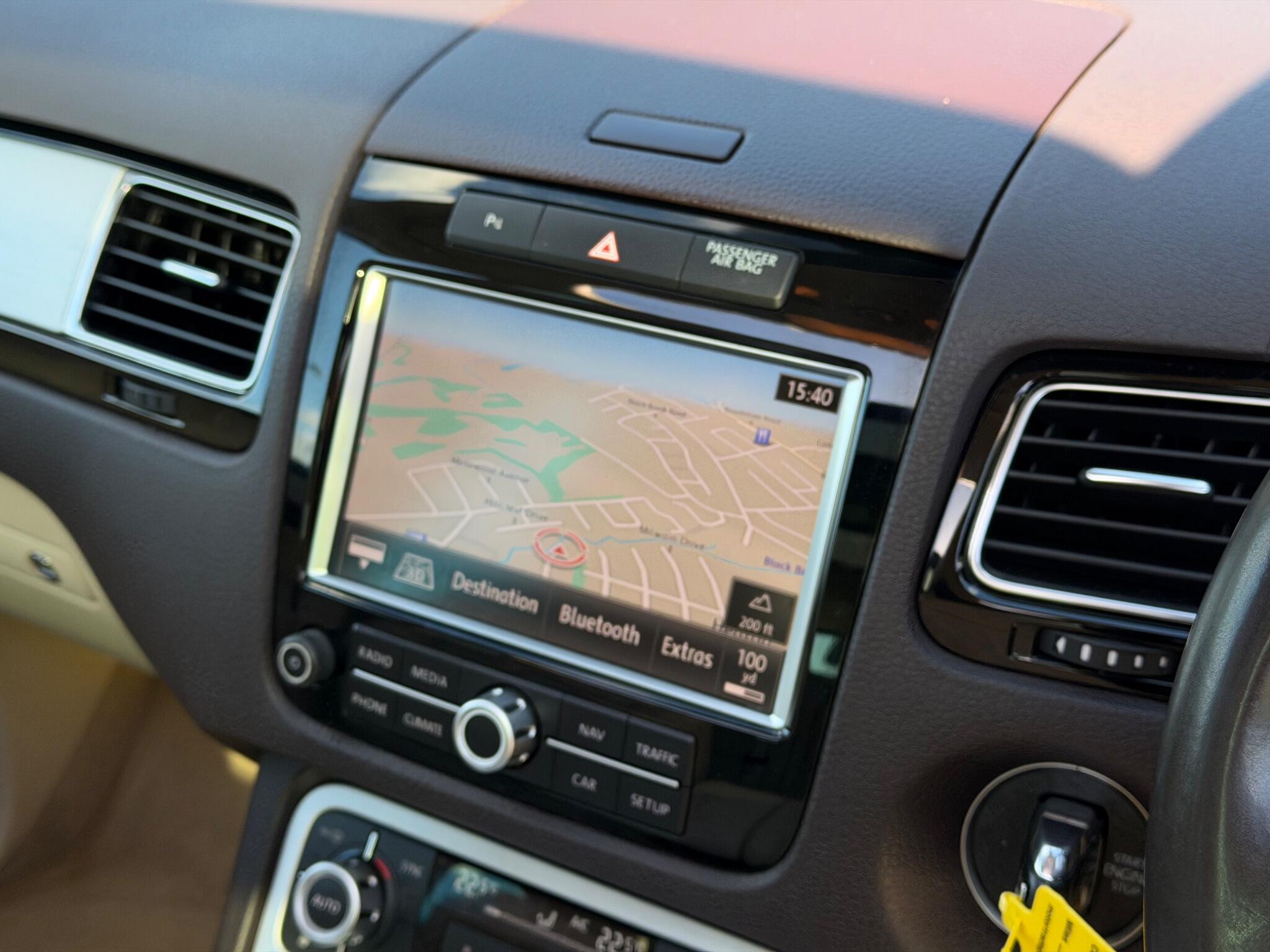 Volkswagen Touareg view 21