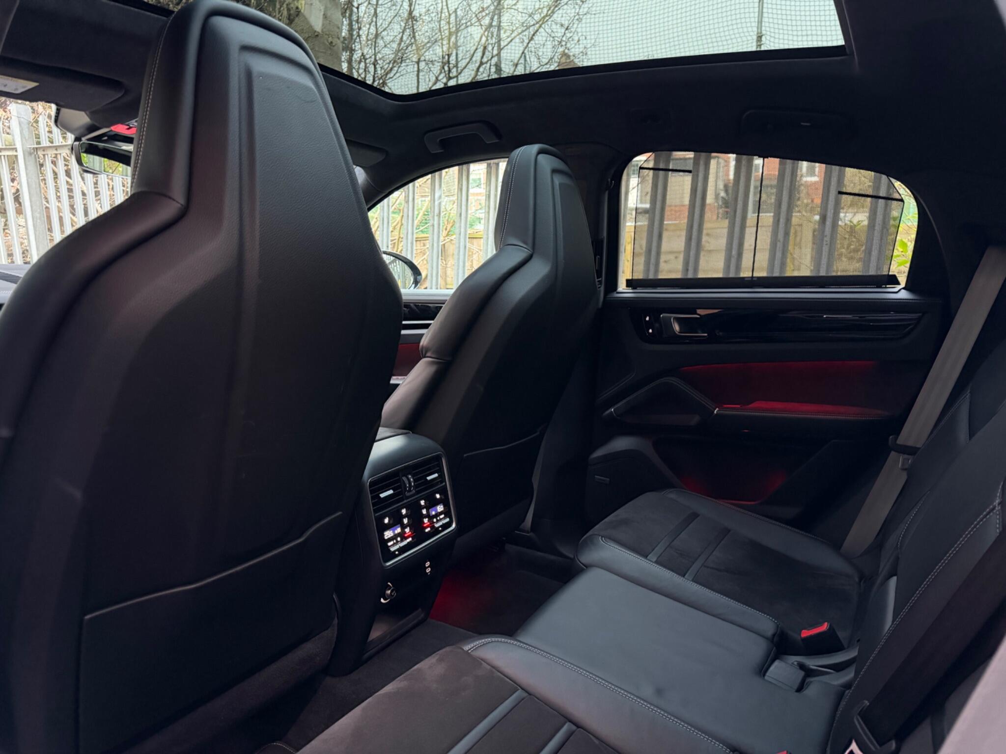 Porsche Cayenne view 30